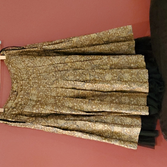 Heavy brocade tulle skirt - Picture 6 of 8